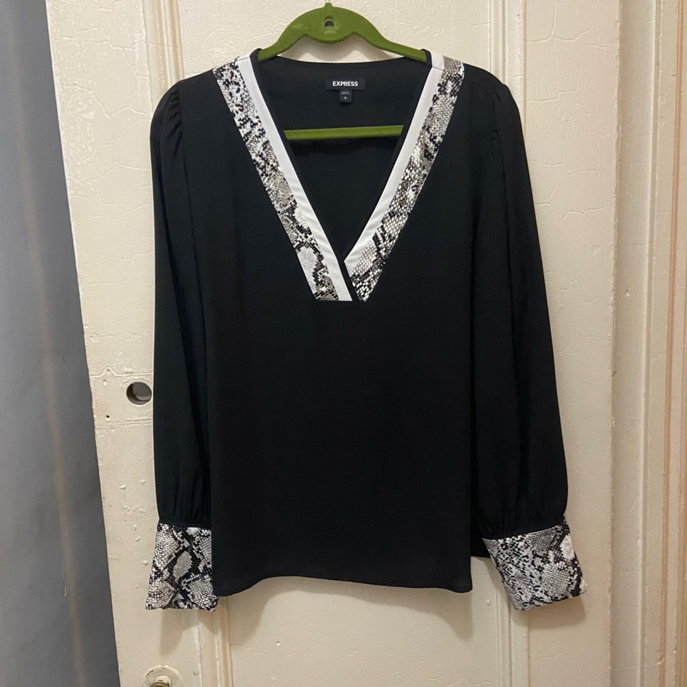 Women’a blouse
